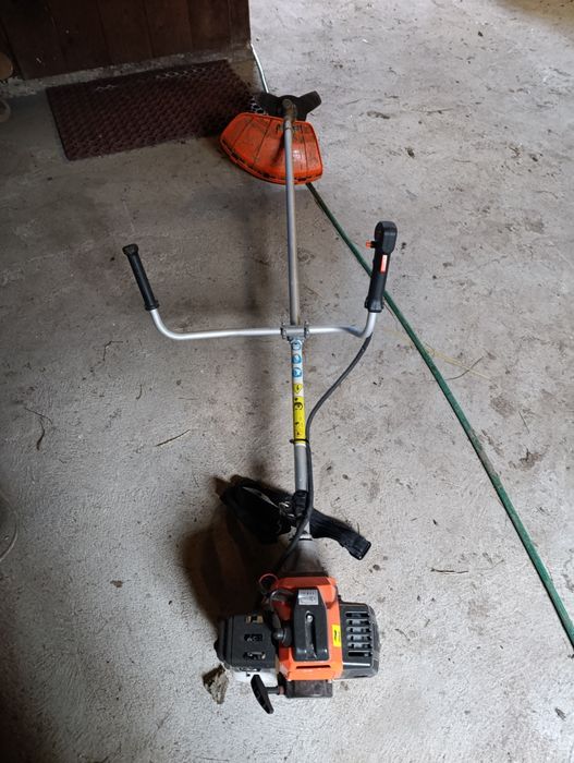 Kosa spalinowa Black