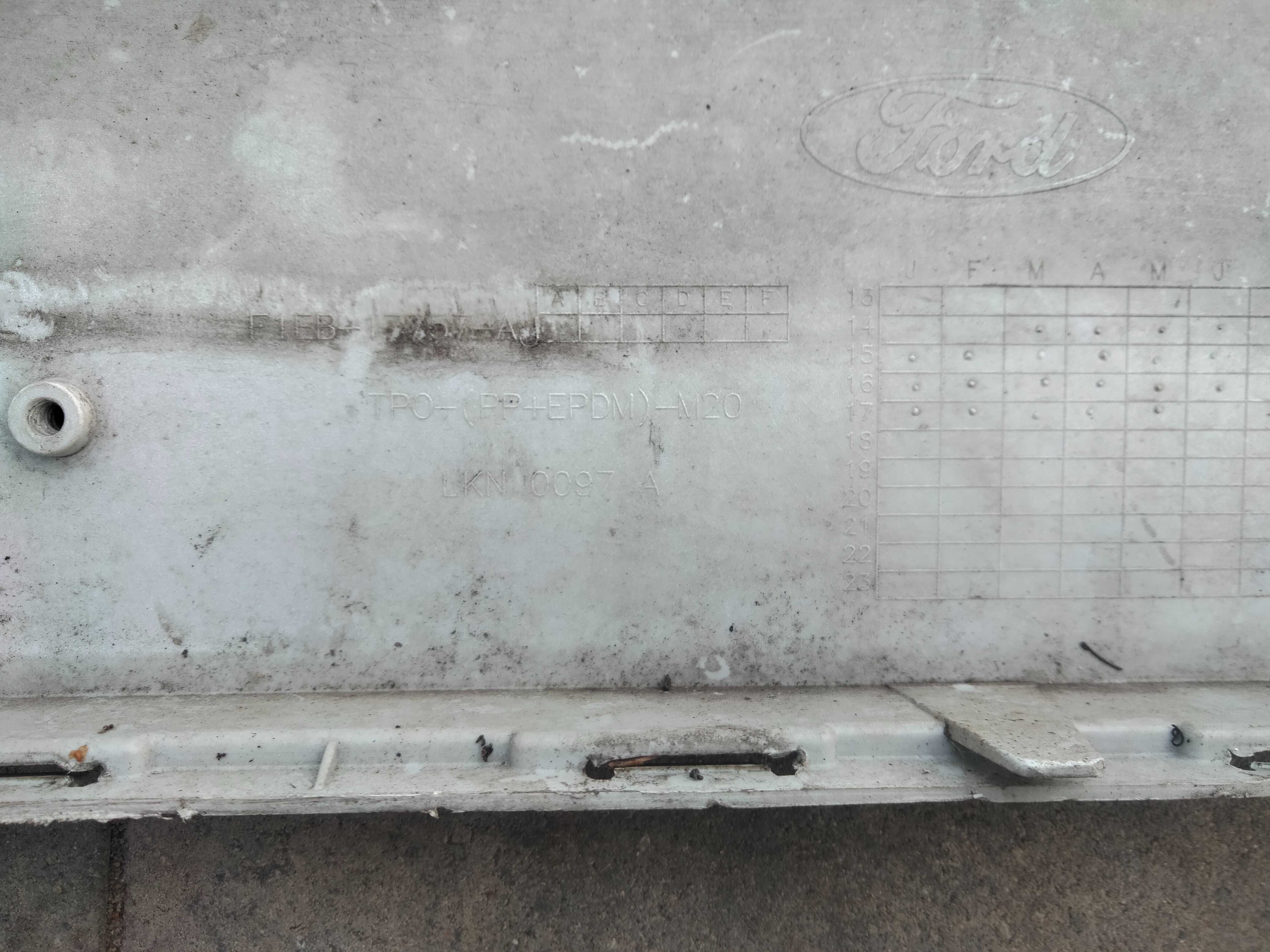 ZDERZAK PRZÓD przedni FORD FOCUS III MK3 LIFT 14-18 bialy igla
