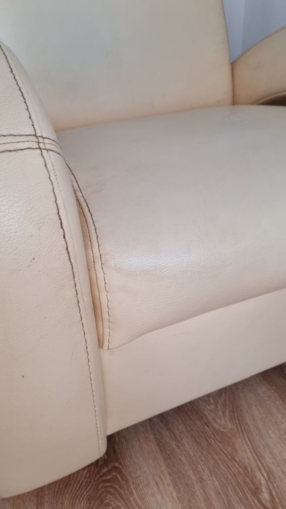 Używana sofa ecru