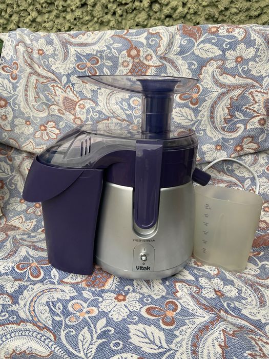 Соковыжималка НОВАЯ Vitek-1610