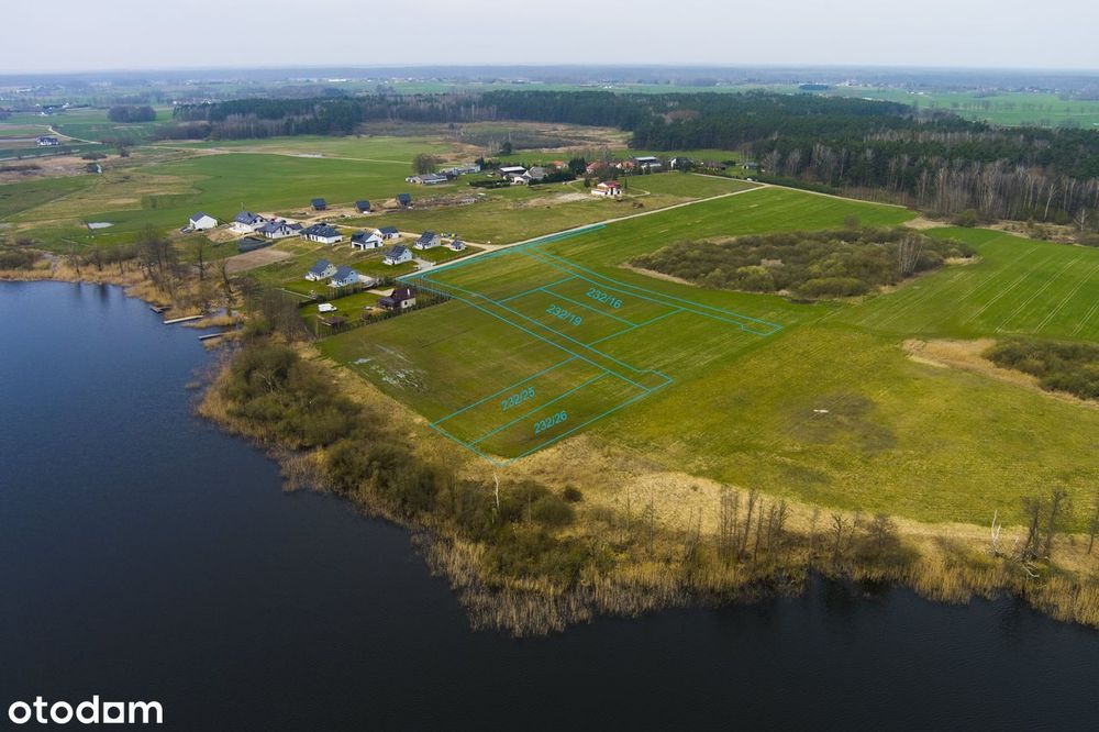 Działka z linią brzegową nad jeziorem Łabędź