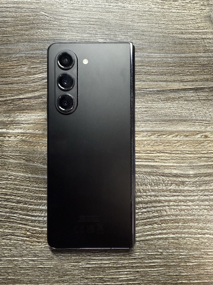 Samsung Galaxy Fold 5 12/256 гб