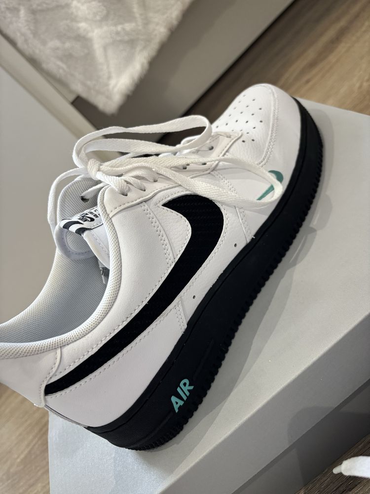 Nike Air Force 1 ’07 LV8 J22 rozmiar 42.5