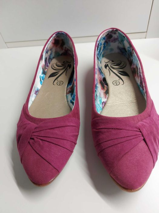 Sapatos novos em camurça senhora