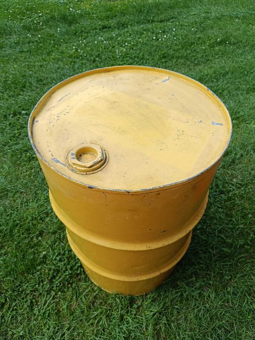 Beczki stalowe x2, zbiornik 200l x2