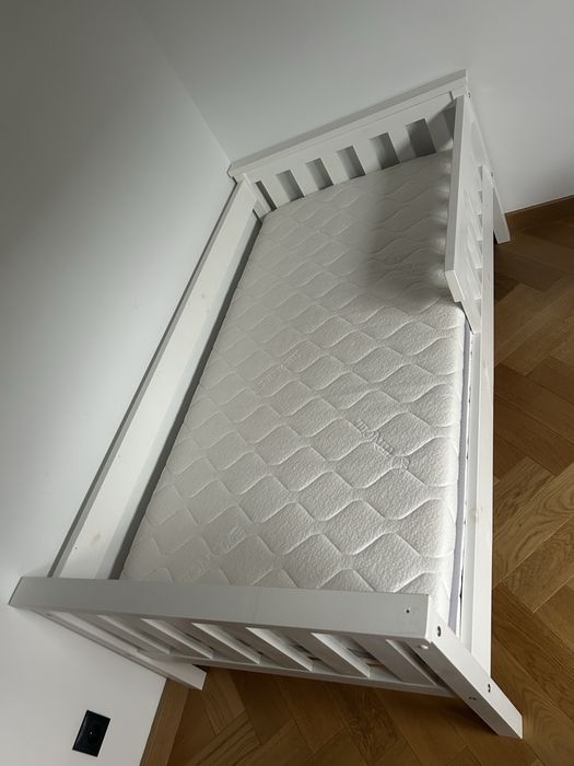 Łóżko dziecięce z materacem