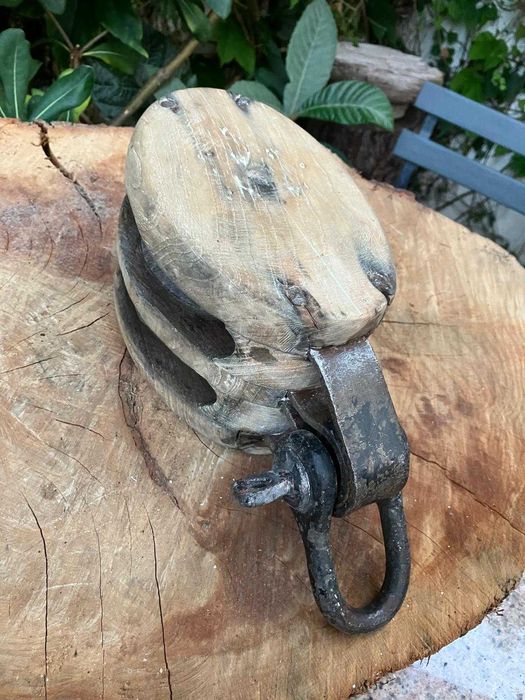 Moitão náutico (duas roldanas) antigo