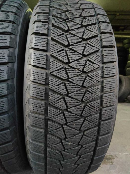 R18 245 60 шини зимові Bridgestone Blizzak DM-V2 японські липучки