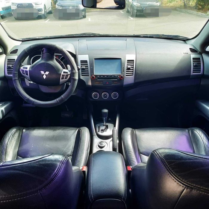 Продам Mitsubishi Outlander 2008 року.