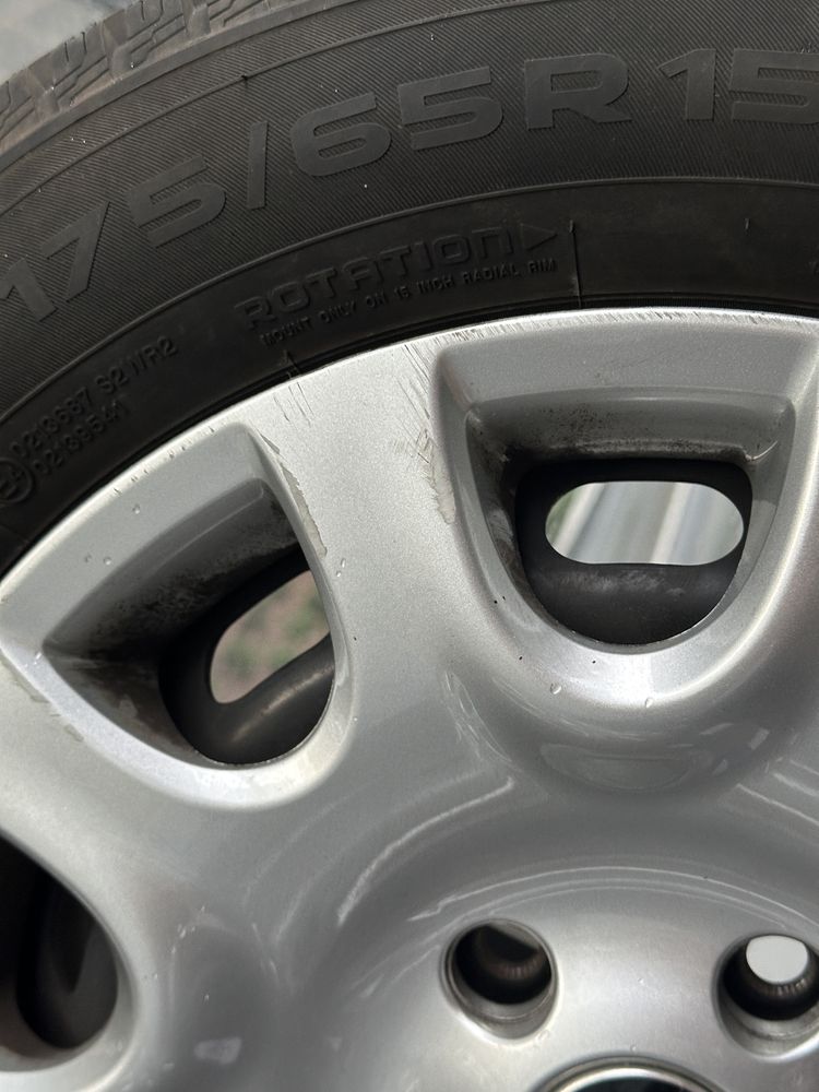 Komplet 4 kół zimowych z felgami stalowymi | 175/65 R15