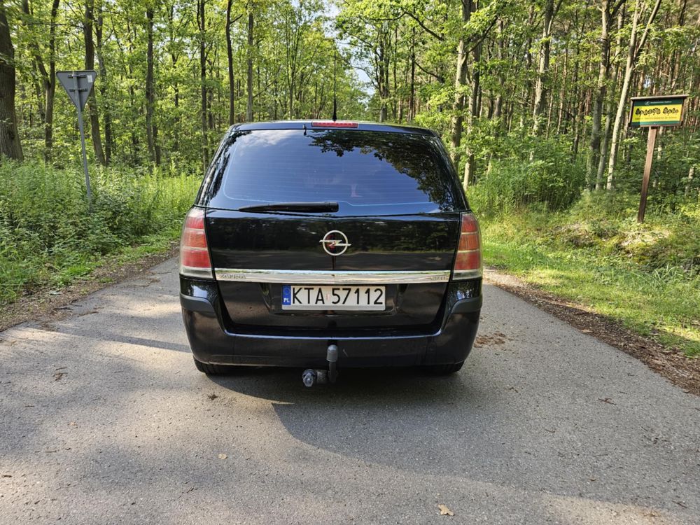 Opel Zafira 1.9 cdti hak 7 osób