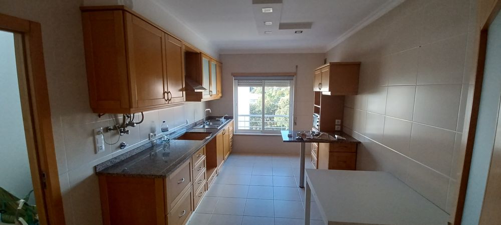 Apartamento T2 em prédio com elevador, em Fátima