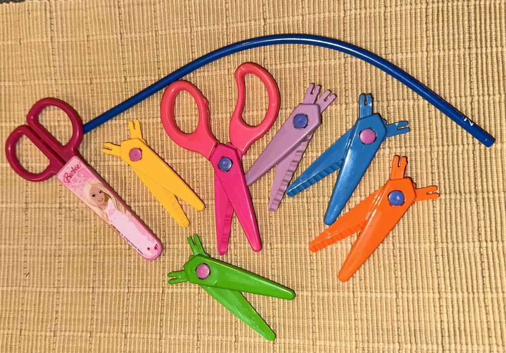 Nożyczki z plastikowymi ostrzami 6 końcówek + z Barbie i giętki ołówek