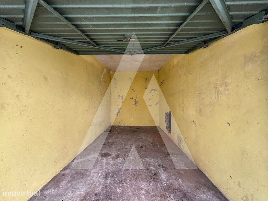 Garagem para venda em Albergaria-a-Velha
