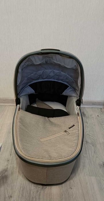 Продам дитячу коляску