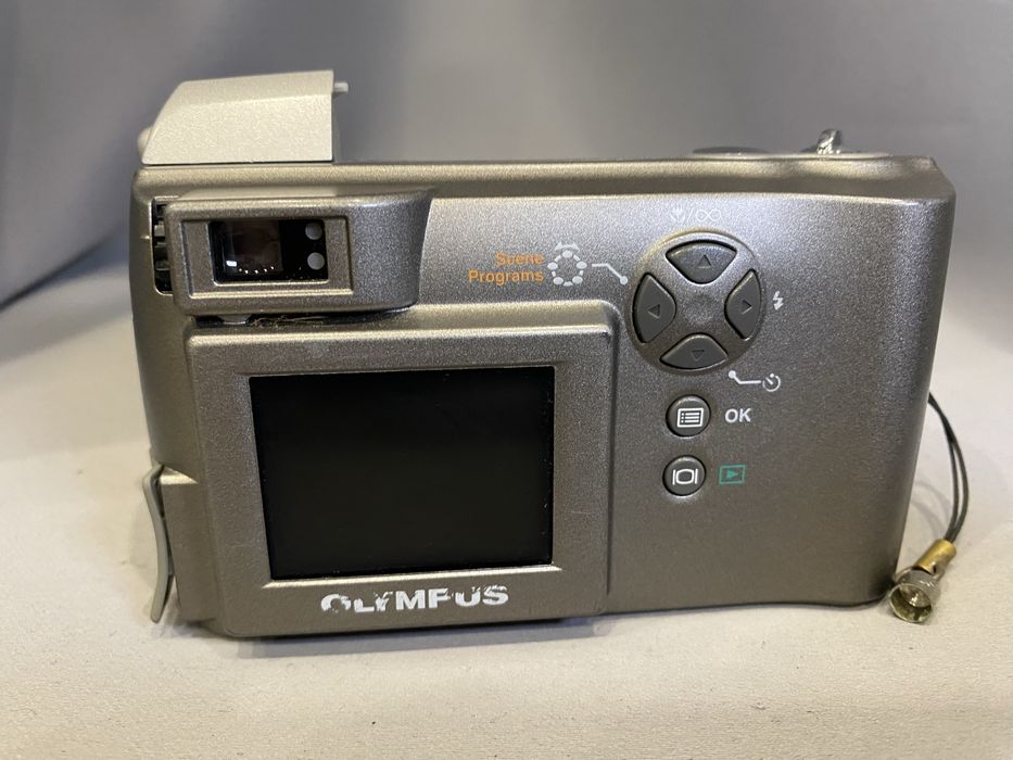 Цифровий фотоапарат Olympus Camedia C-300 Zoom