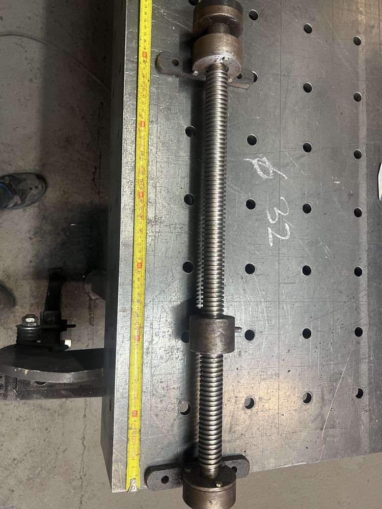 Sruba trapezowa posow cnc