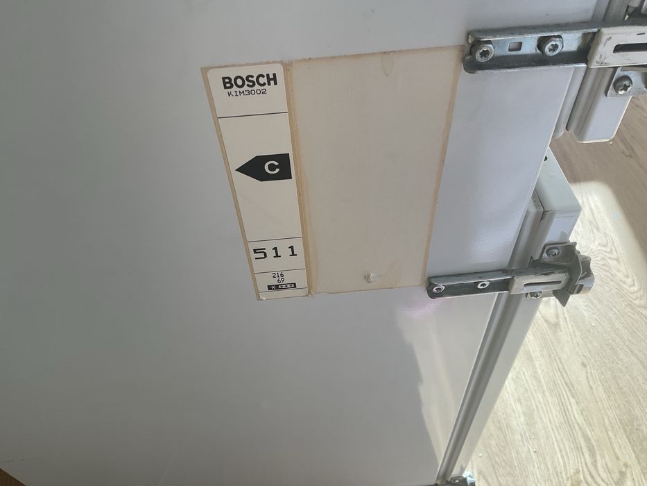 Lodówka Bosch KIM3002 do zabudowy z zamrażarką praktycznie nowa