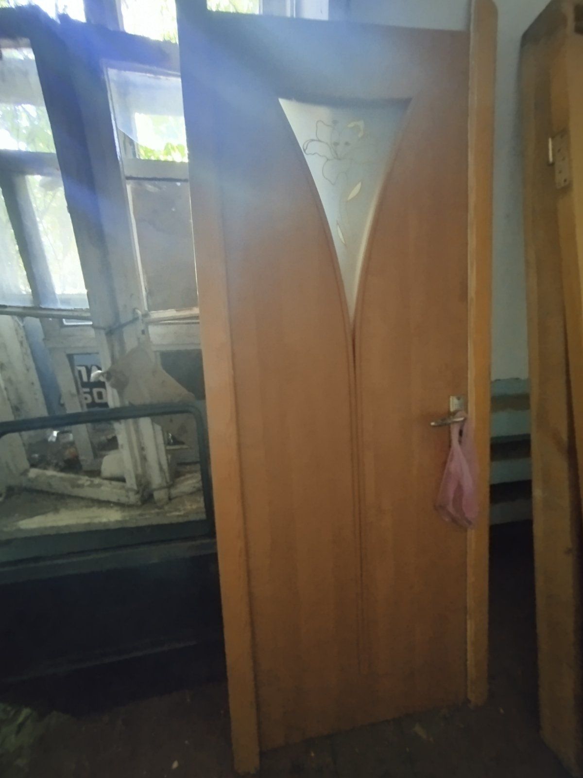 Продаю двері  в хорошем состоянии