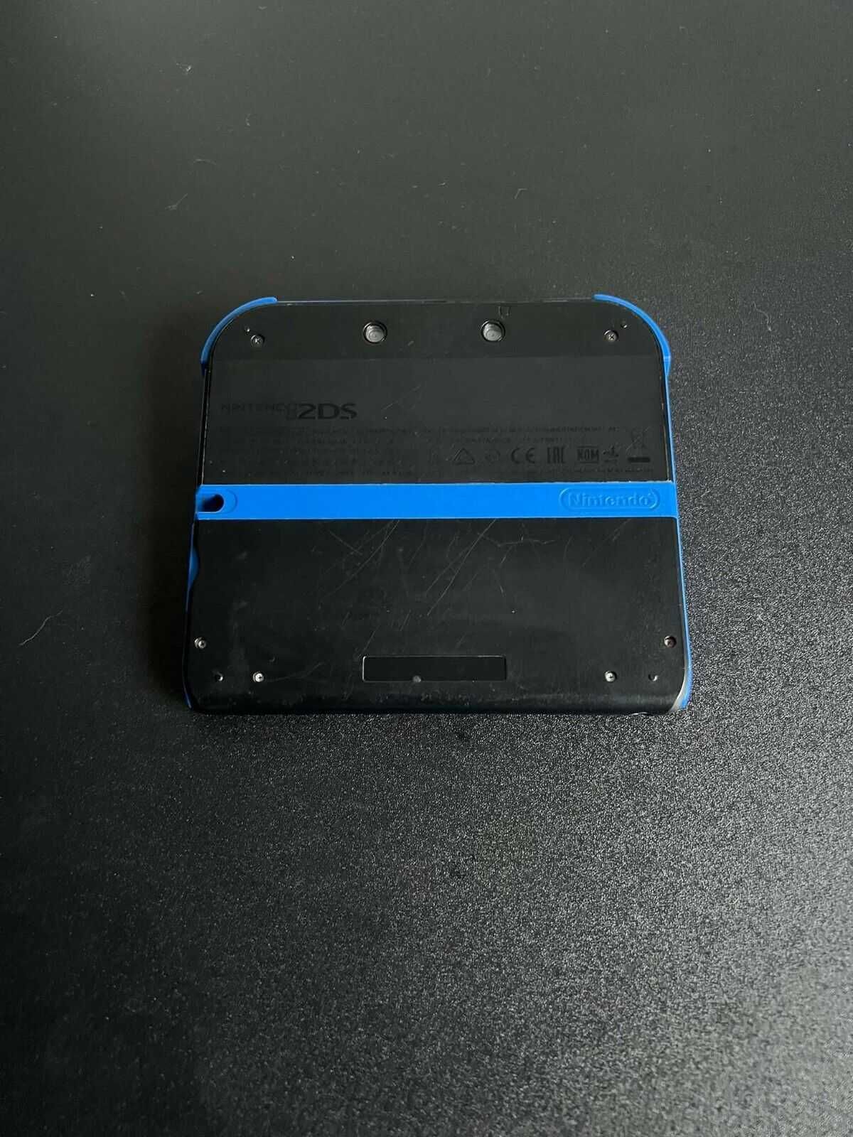 Nintendo 2DS Preta/Azul com 100+ Jogos
