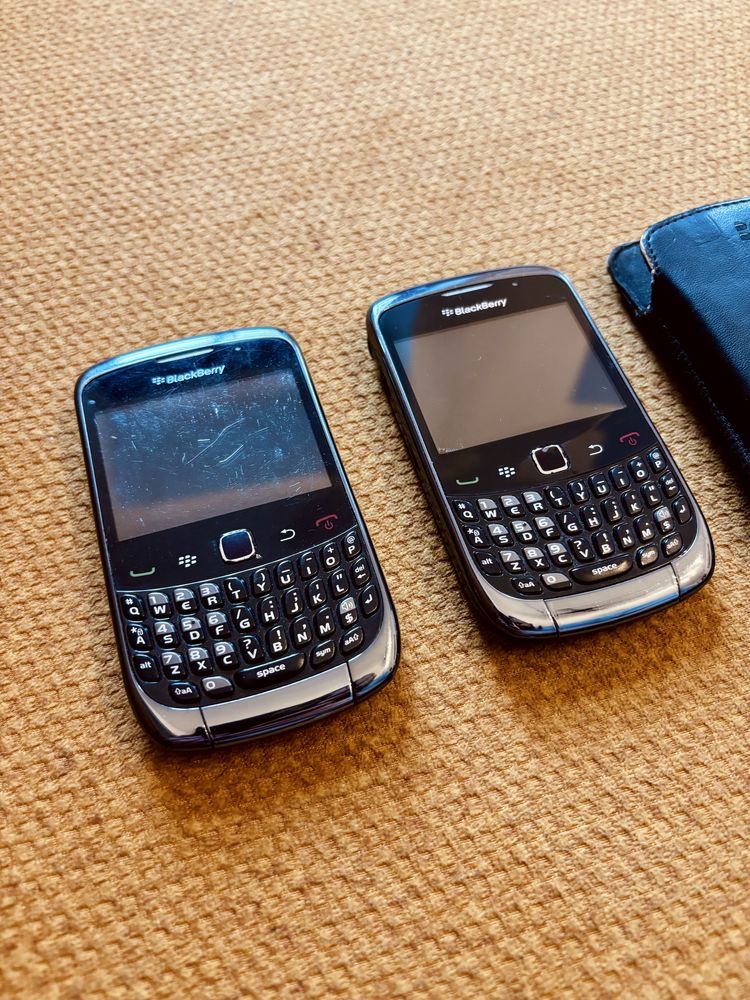 Dwa telefony - Blackberry Curve 9300