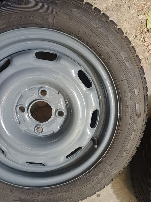 Felgi 14" z oponami  4x100 175/65/r14  komplet 4 szt.Odnowione!