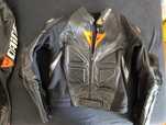 Sprzedam kombinezon motocyklowy DAINESE rozmiar 48