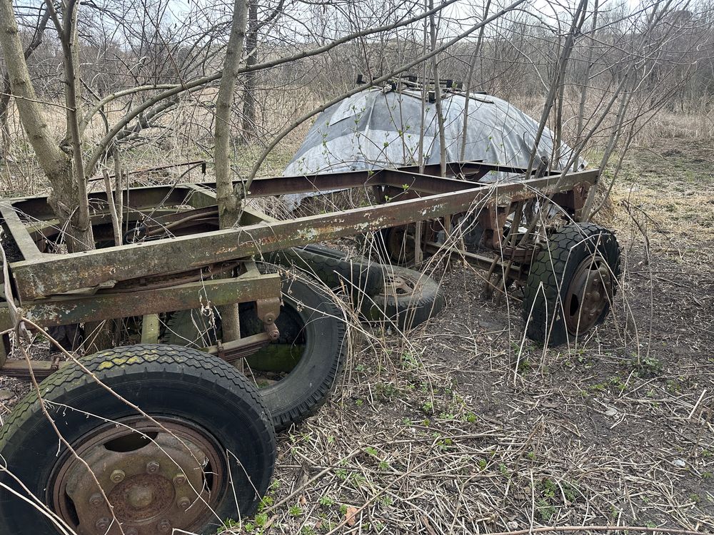 Причіп на колесах, в належному стані