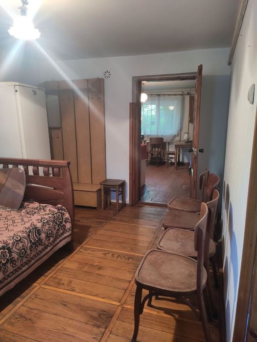 Будинок двоповерховий цегляний.