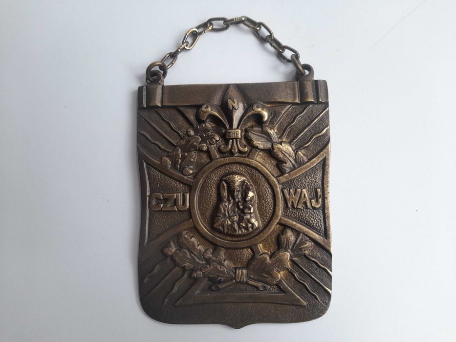 Ryngraf Harcerski z Matką Boską, krzyżem i lilijką