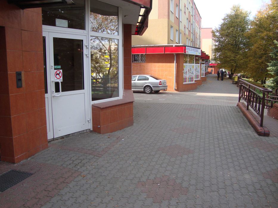 Lokal usługowo-handlowy 90 m2  ciąg handlowy / pasaż