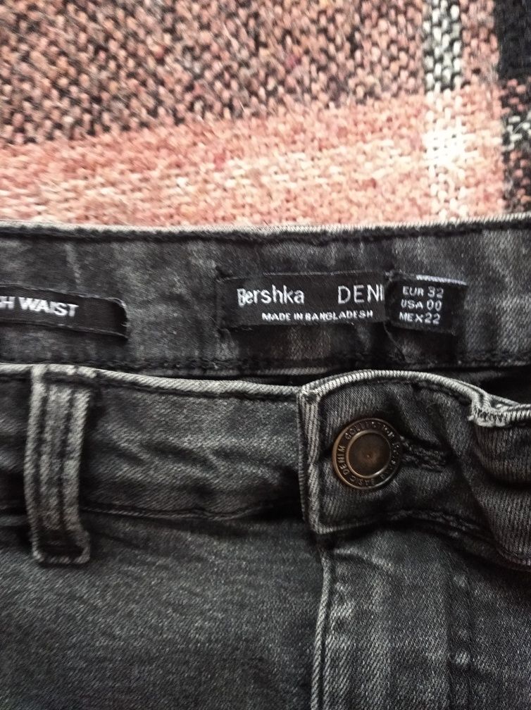 Джинсові шорти Bershka на дівчинку