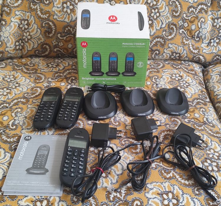 Telefone fixo trio Motorola.