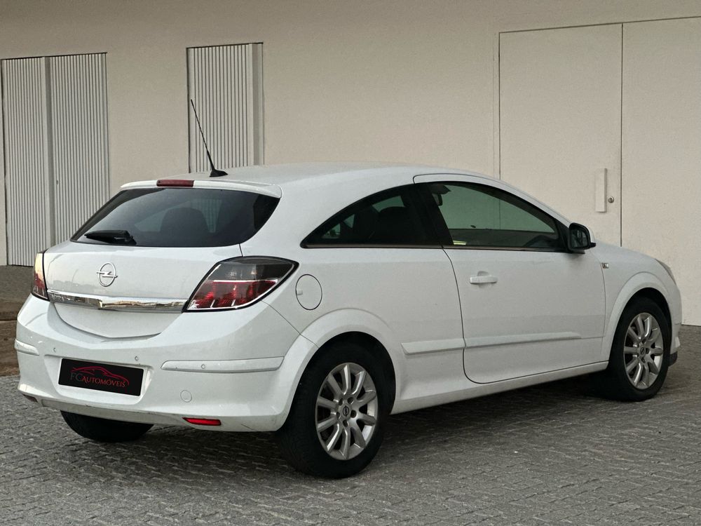 Opel Astra H 1.7 GTC