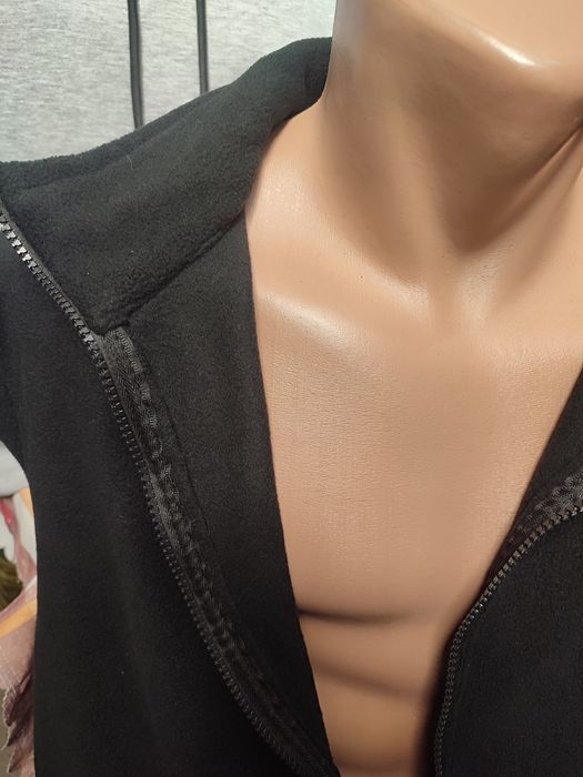 Кофта з флісу з кишенями на замках