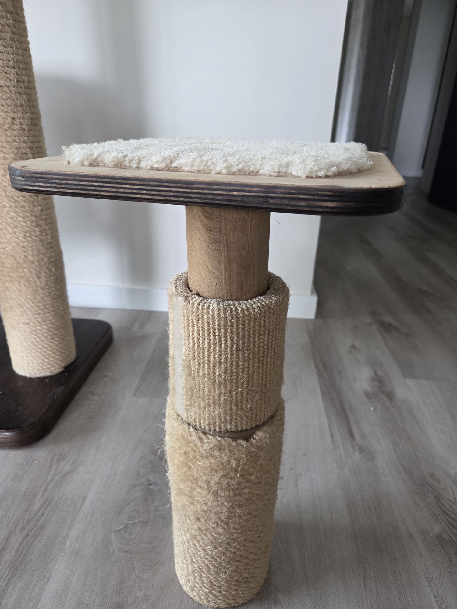 Solidny mocny drapak rozporowy dla kotów RUFI 265 cm brązowy beżowy