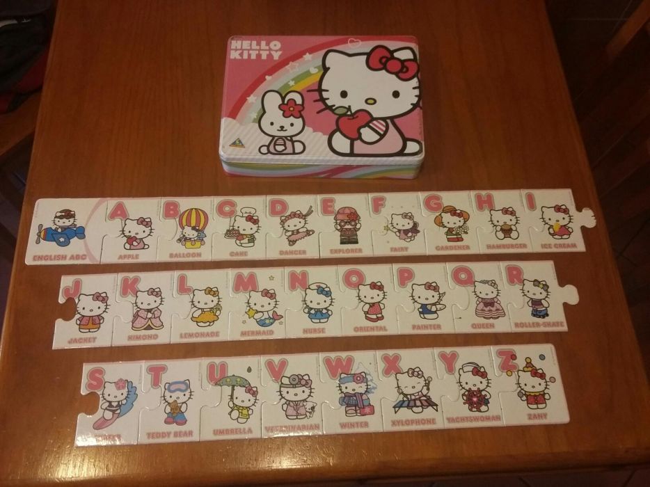 Puzzle do abecedário da HELLO KITTY