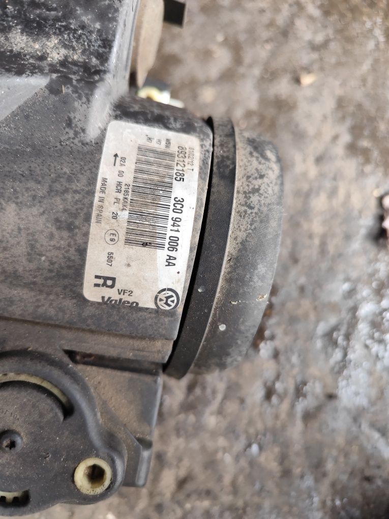 VW Passat B6 lampa prawy lewy przód przednia