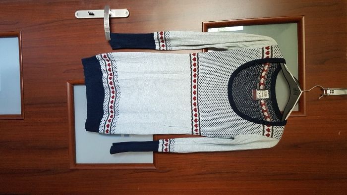 Długi sweter Bershka