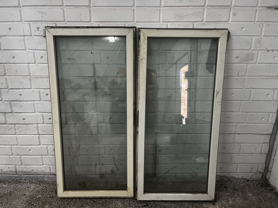 Продам дві створки пластикового вікна