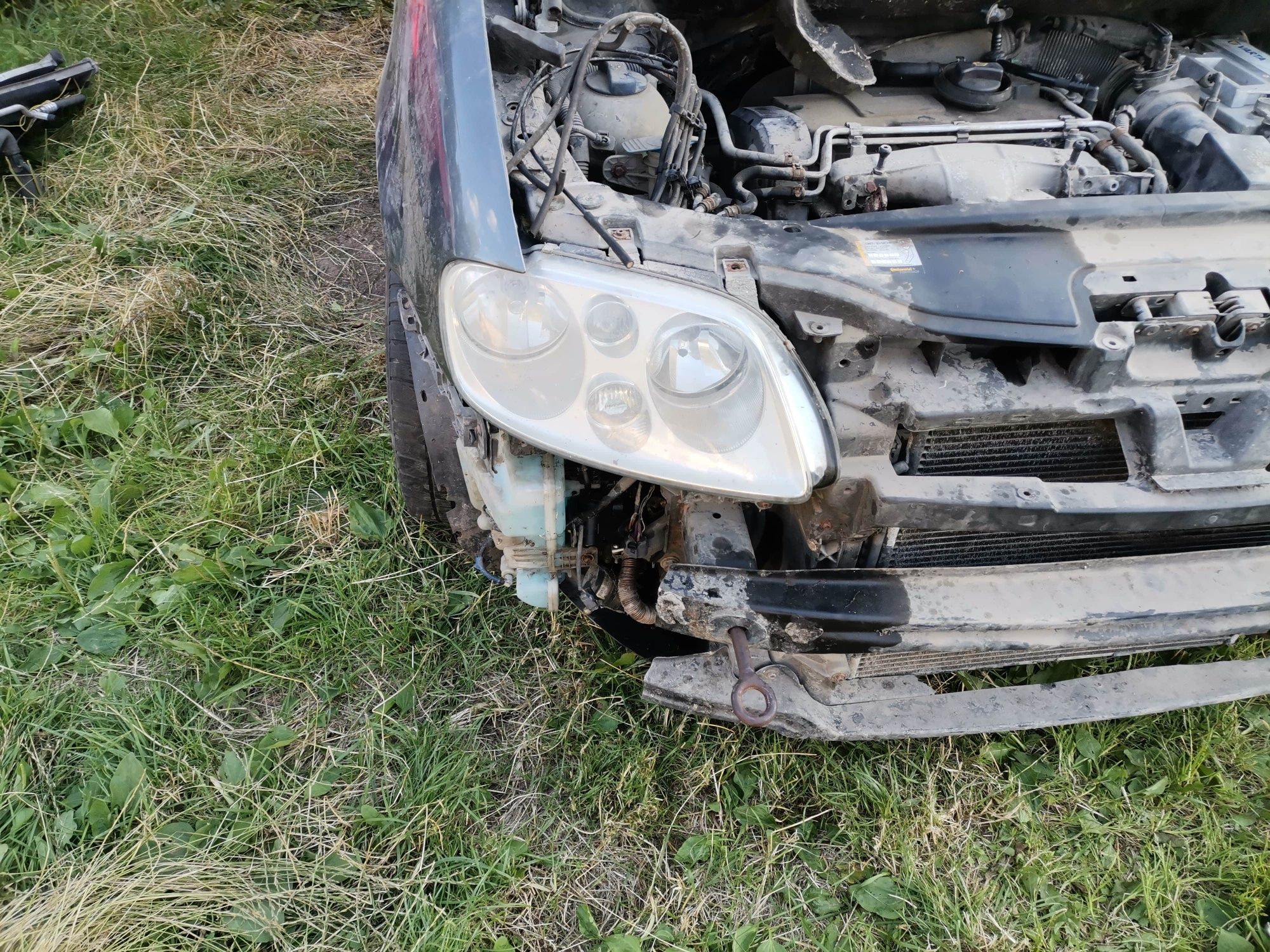Vw touran 2.0 tdi silnik AZV skrzynia hdv kolor ld7x na części szyba