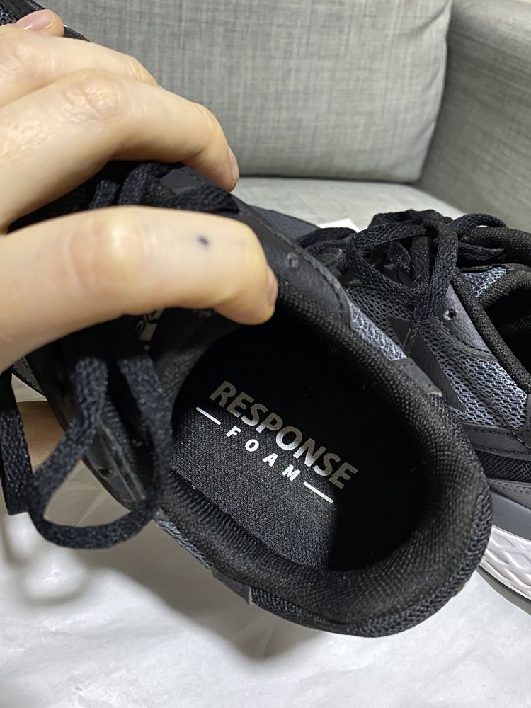 Женские кроссовки Adidas Response Run