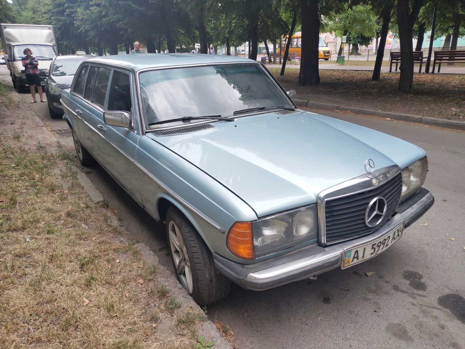 Mercedes-Benz W123 Lang (лимузин) 1978 240D, Обмен