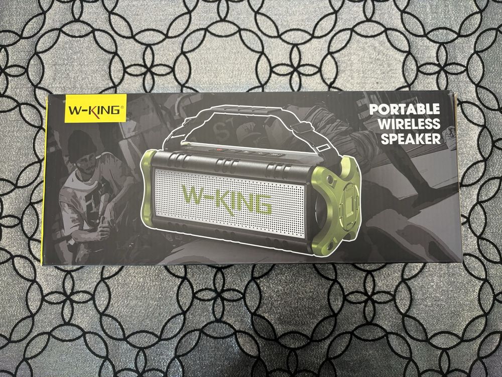 Głośnik bezprzewodowy Bluetooth W-KING czarny