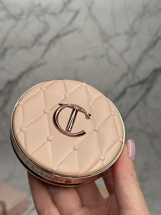 Тональний кушон Charlotte Tilbury Pillow Talk 1N