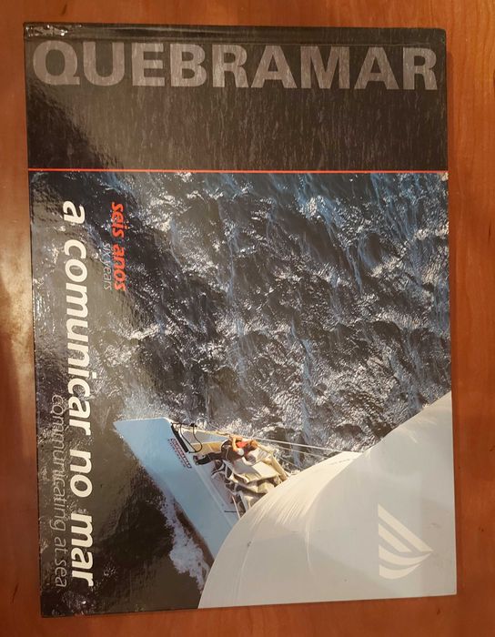 Livro Quebramar – Seis anos a comunicar no mar (2004)
