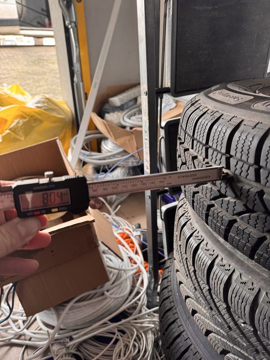 Opony zimowe vw golf IV wraz z felgami 185/70 r14 7mm cena za kompelt