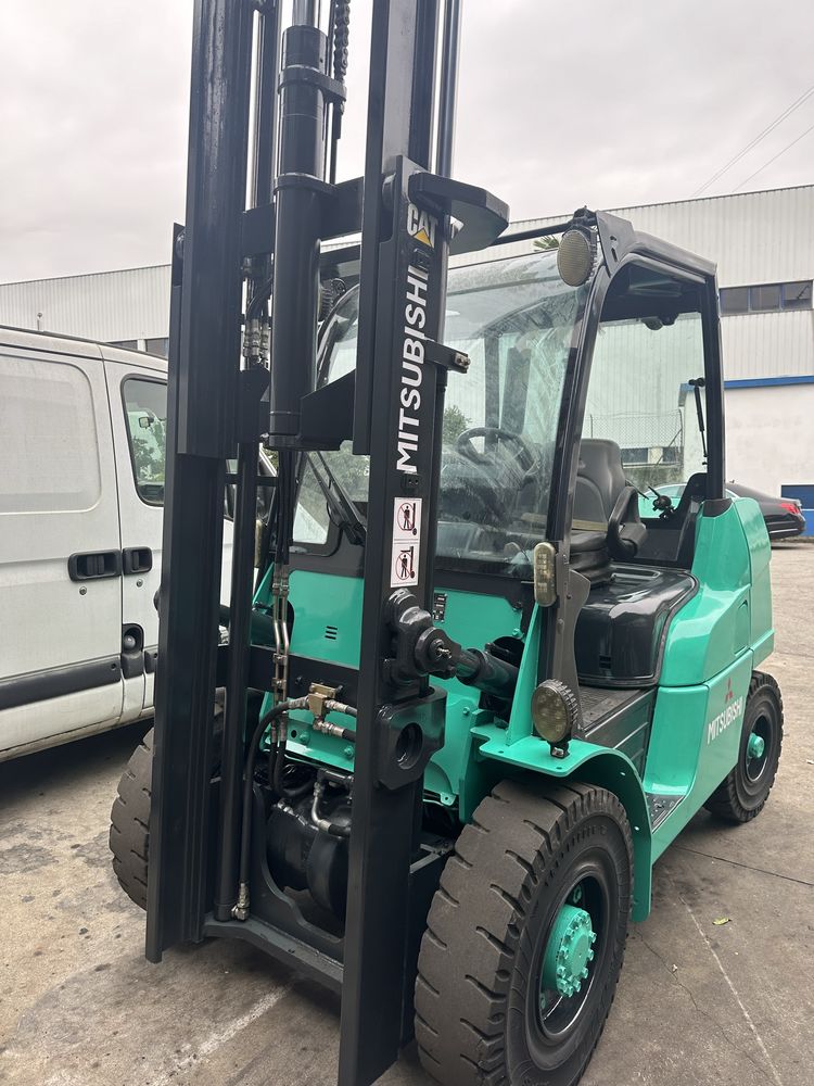 Empilhador mitsubichi de 3500 kgrs diesel
