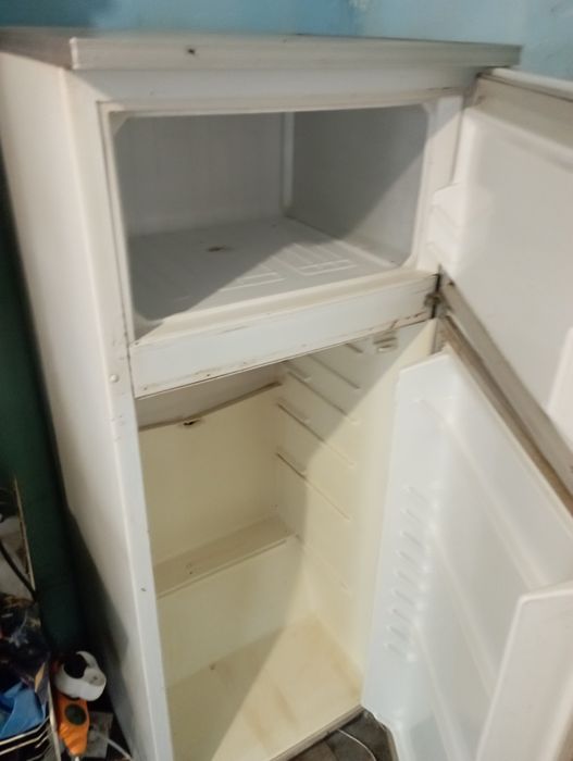 Продам холодильник