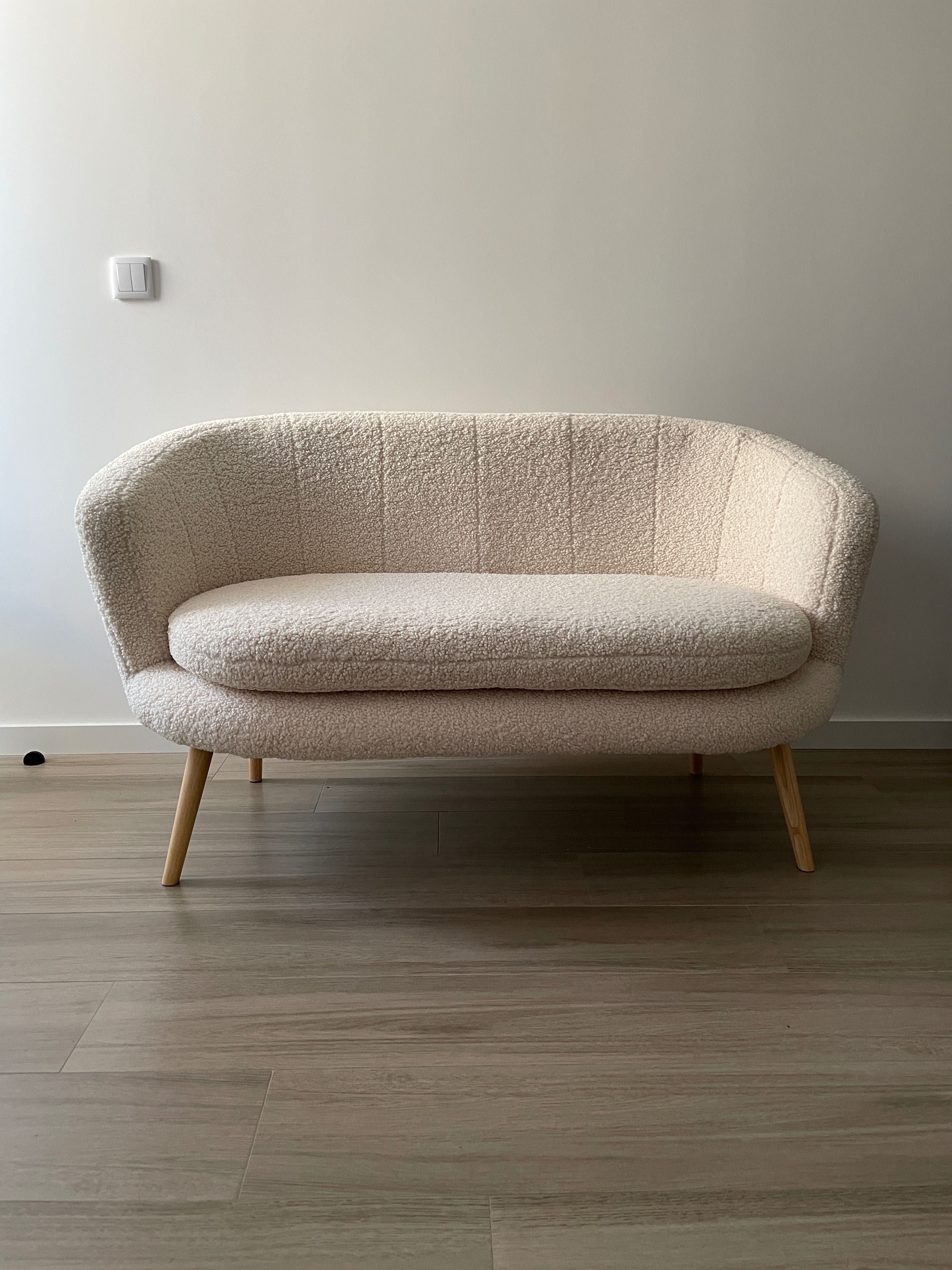 Sofá teddy branco de 2,5 lugares como novo